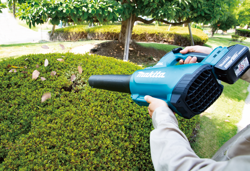 AKÜLÜ ÜFLEME / TOPLAMA MAKİNASI 18V