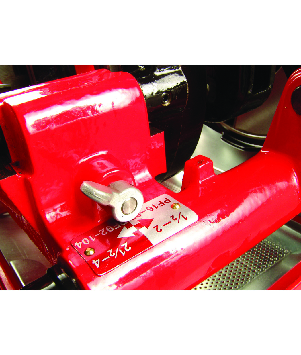 ELEKTRİKLİ TEZGAH TİPİ PAFTA MAKİNASI 1/2" - 4"